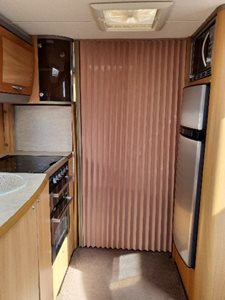 CD1400 Concertina Room Divider (AS NEW) 1400(W) x 1900mm(H)