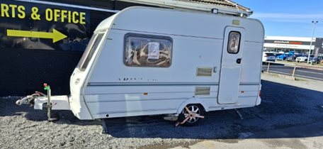 Lunar Ariva 2001 2 Berth LIGHT TO TOW