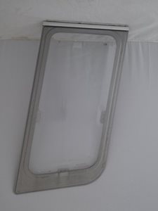 WFDAV405 ... Window ... (SECOND GRADE/USABLE) (AVONDALE) 2005 Front Doorside (405mm x 820mm)