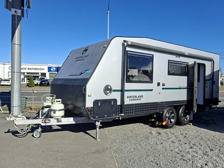 Hinterland 2018 3 Berth ISLAND BED