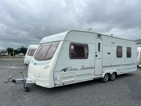 Lunar 2006 4 Berth ISLAND BED