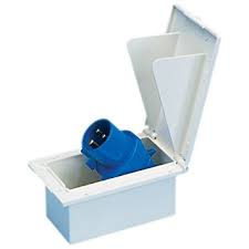 MF4 White Mains Flush Angled Inlet